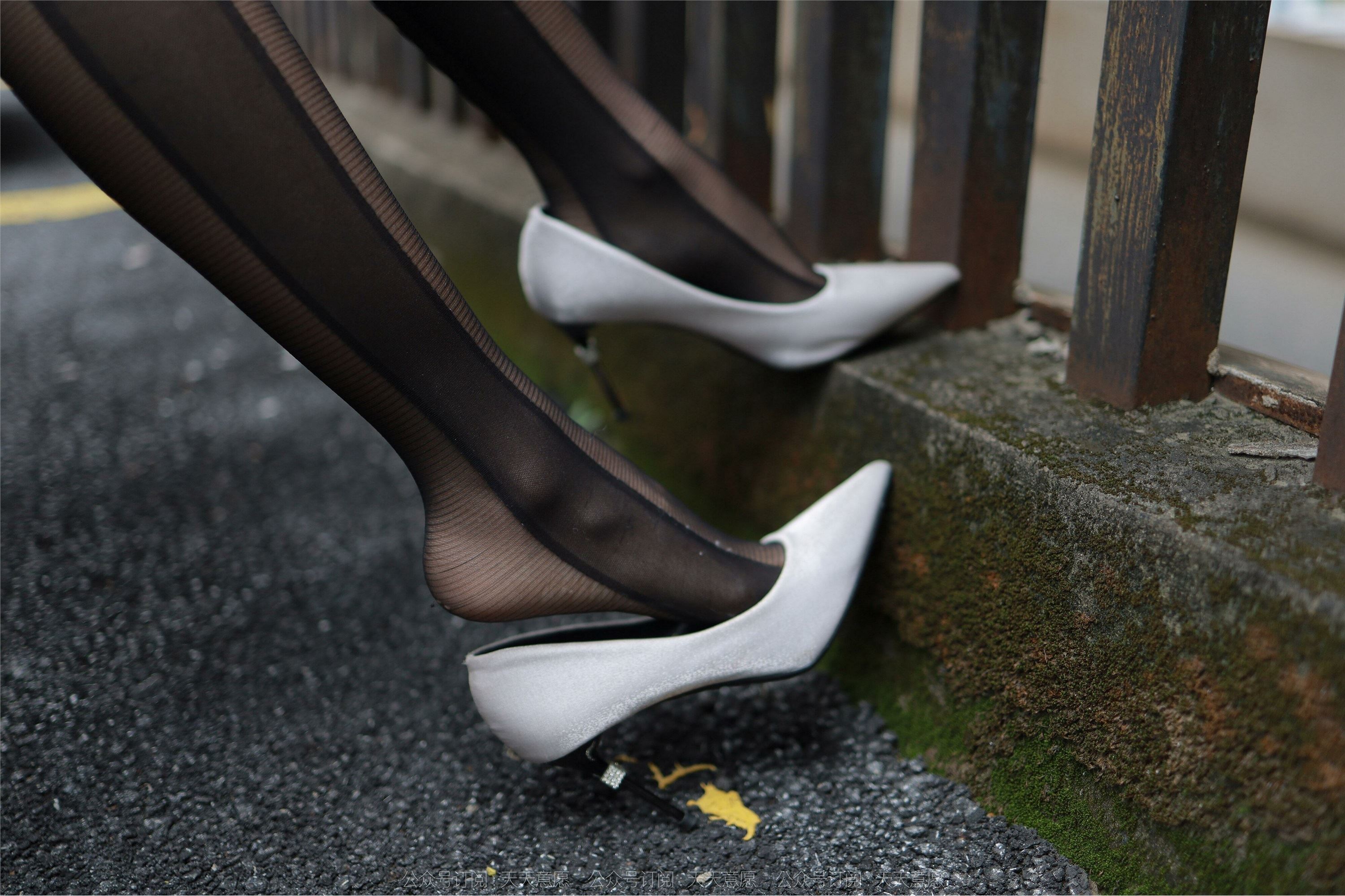 IESS异思趣向  2022.05.23 丝享家 1096：婉萍《黑丝女司机》